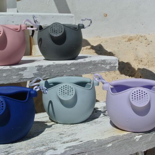 Scrunch Ποτιστήρι από ανακυκλώσιμη σιλικόνη Midnight Blue Scrunch Ποτιστήρι από ανακυκλώσιμη σιλικόνη Midnight Blue