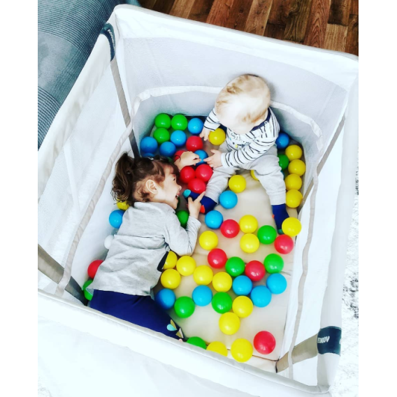 AeroMoov Instant Travel Cot: Αναδιπλούμενο παρκοκρέβατο White Sand