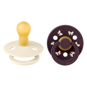 BIBS Colour Σετ Πιπίλες 2τμχ – Bow Ivory Plum Στρόγγυλη No1 BIBS Colour Σετ Πιπίλες 2τμχ – Bow Ivory Plum Στρόγγυλη No1