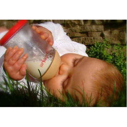 Mimijumi Μπουκάλι Θηλασμού Με Θηλή Σιλικόνης 240ml Μεσαίας Ροής 6-18m Mimijumi Μπουκάλι Θηλασμού Με Θηλή Σιλικόνης 240ml Μεσαίας Ροής 6-18m