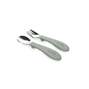 Nuvita Σετ Μαχαιροπήρουνα Με Λαβή Σιλικόνης Sage Green KiddieKit 8472 Nuvita Σετ Μαχαιροπήρουνα Με Λαβή Σιλικόνης Sage Green KiddieKit 8472