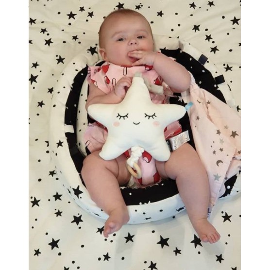 Πολυχρηστικό Μαξιλάρι Snuggly Snake Βαμβακερό Μαύρα Αστέρια Minene Πολυχρηστικό Μαξιλάρι Snuggly Snake Βαμβακερό Μαύρα Αστέρια Minene