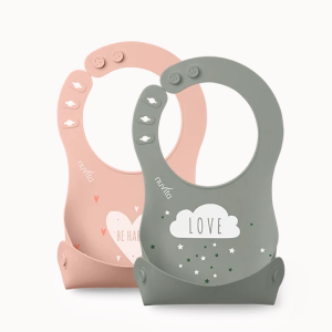 Σετ 2τμχ Σαλιάρες Σιλικόνης Roll Up 4370 English Rose/Sage Green Nuvita