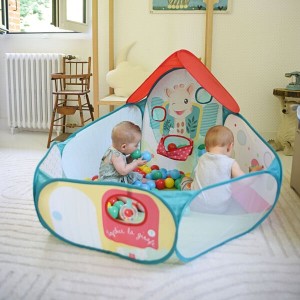 Σόφι Καμηλοπάρδαλη Πισίνα Με Μπαλάκια