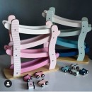 Ξύλινη Διαδρομή Για Αυτοκίνητα Ροζ Jabadabado Ξύλινη Διαδρομή Για Αυτοκίνητα Ροζ Jabadabado